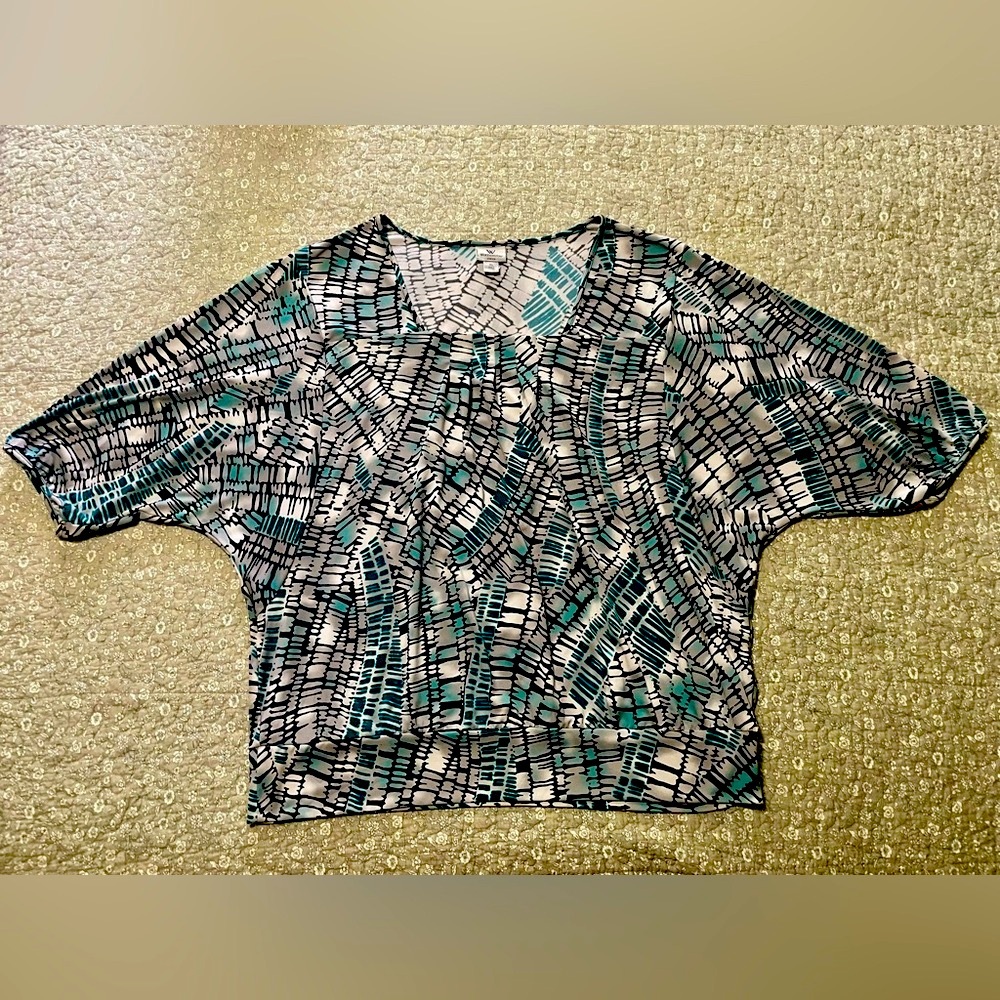 Worthington Black and White Boxy Short Sleeve Blouse